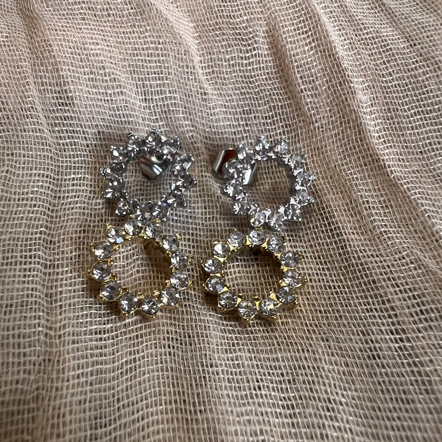 Clous d'oreilles