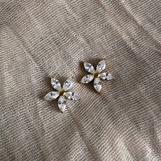 Clous d'oreilles Fleur