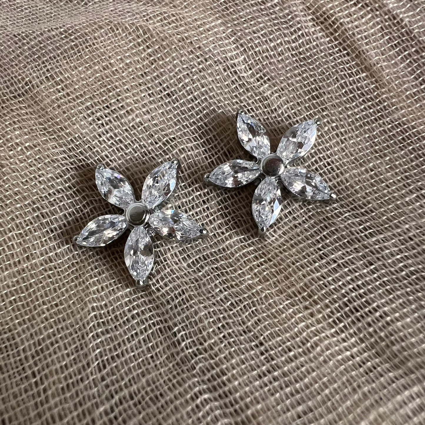 Clous d'oreilles Fleur