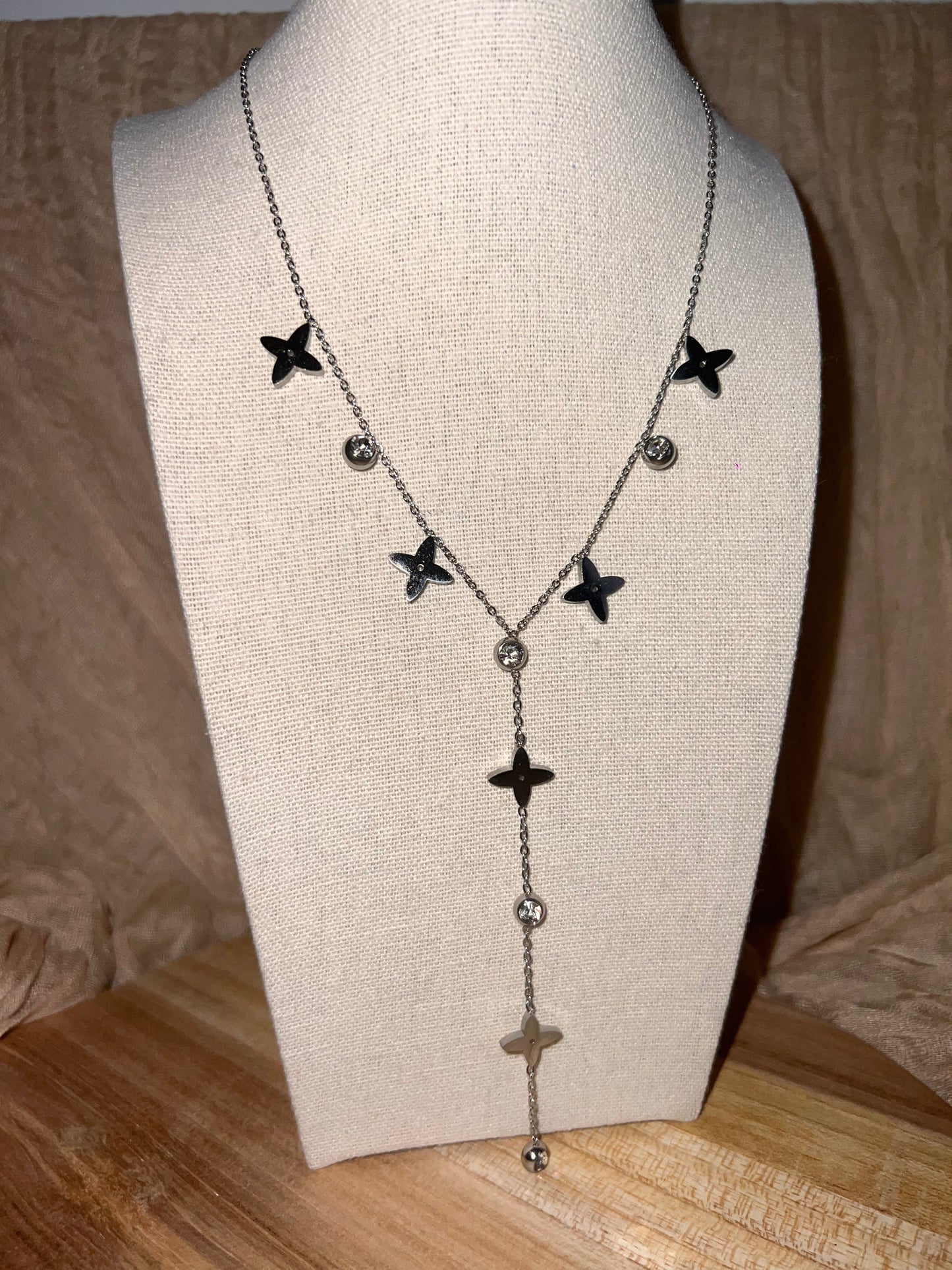 Collier Dorée ou Argentée Etoile en Y