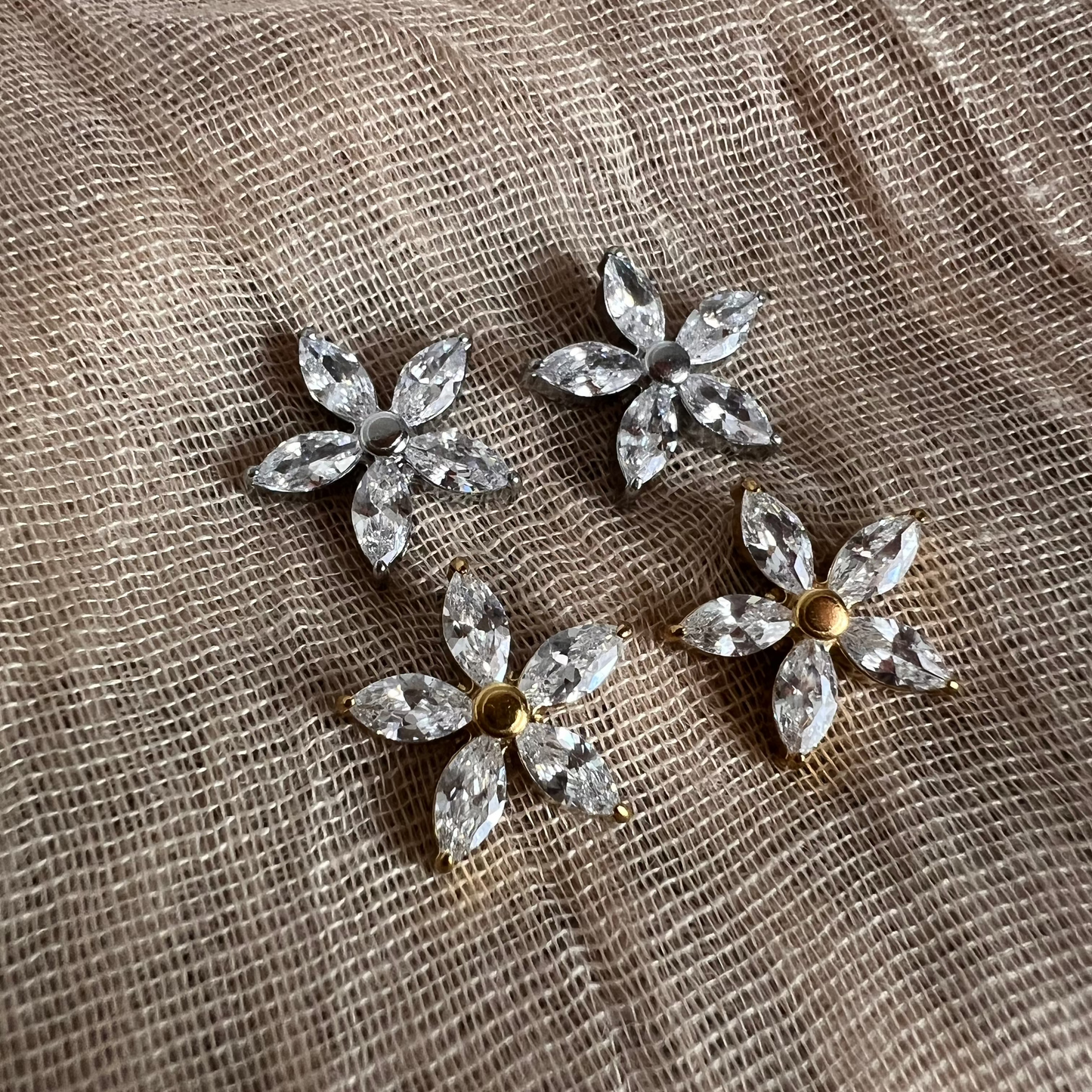 Clous d'oreilles Fleur