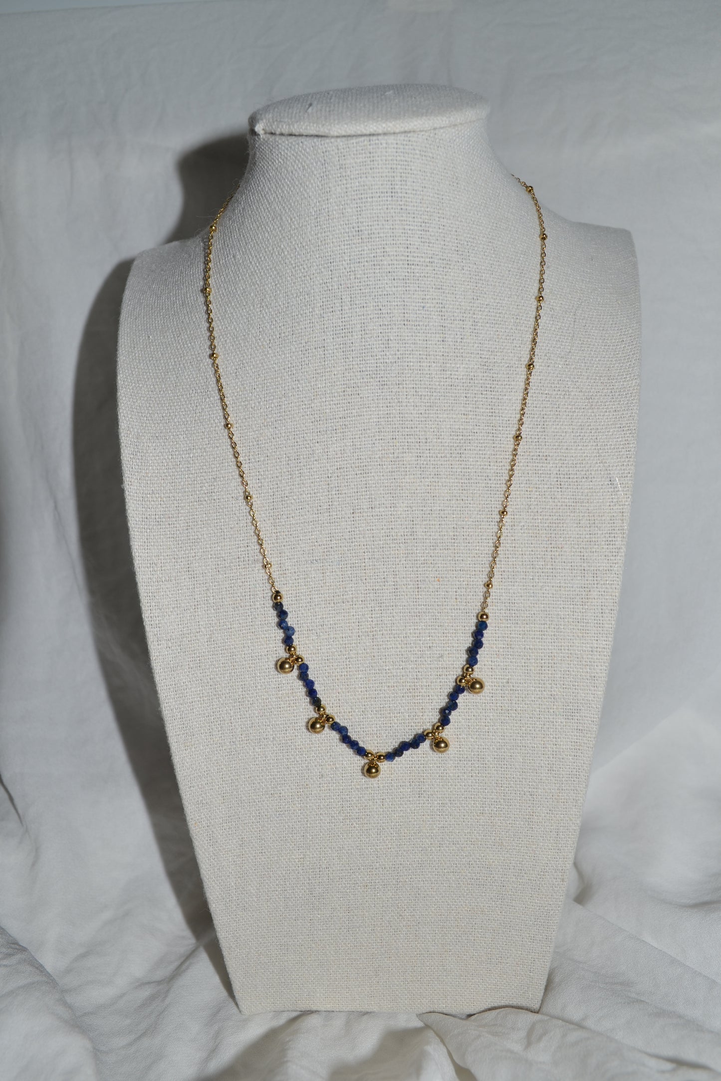 Collier Chaîne Dorée Pendentif Pierre Lapis Lazuli ou Oeil de Tigre