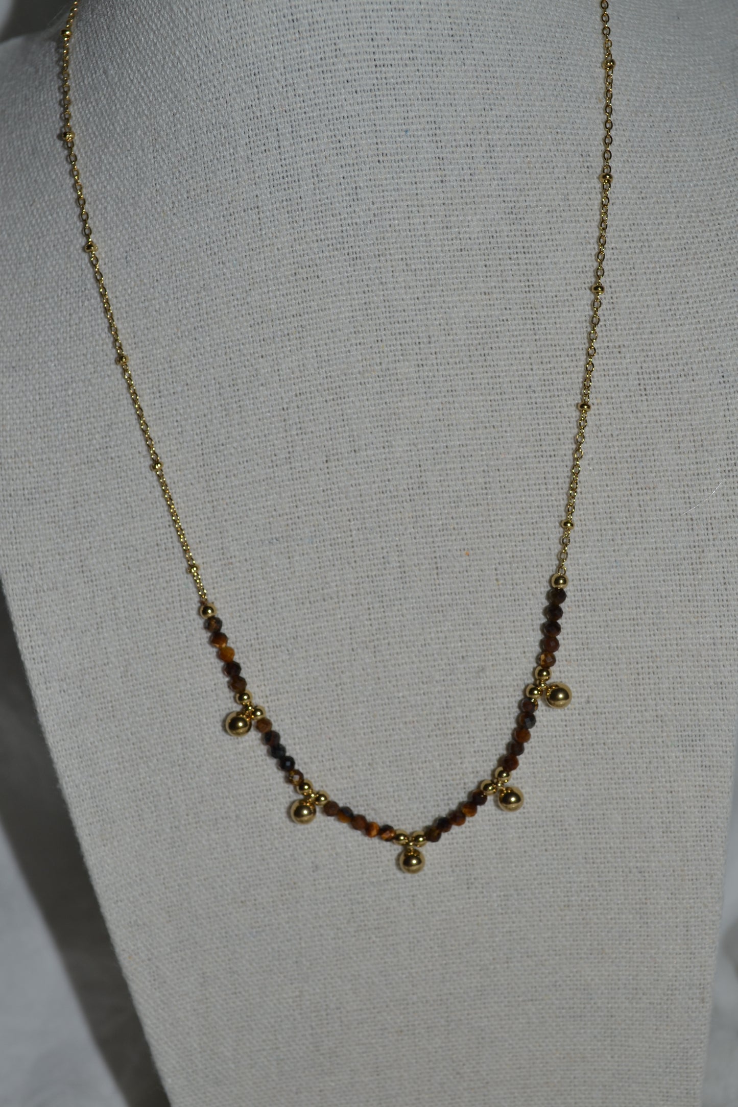 Collier Chaîne Dorée Pendentif Pierre Lapis Lazuli ou Oeil de Tigre