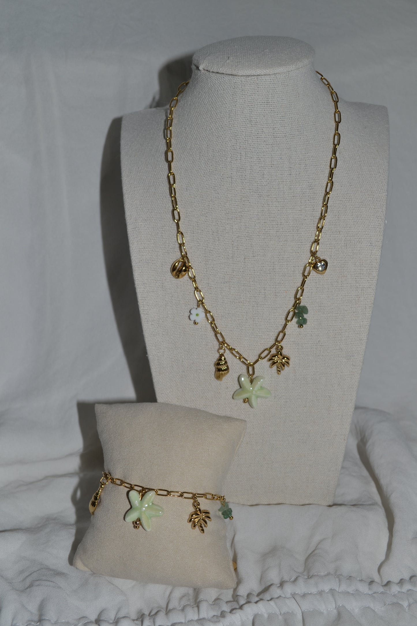 Collier Chaîne Dorée Breloques de la Mer Vert
