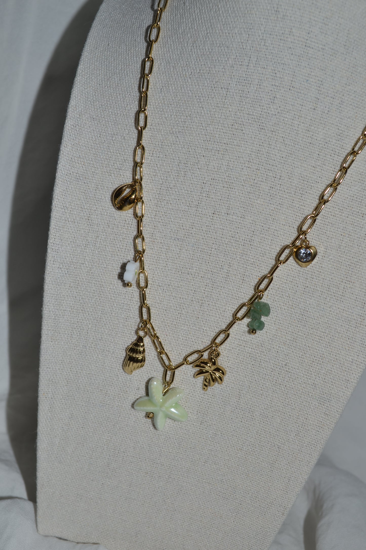Collier Chaîne Dorée Breloques de la Mer Vert