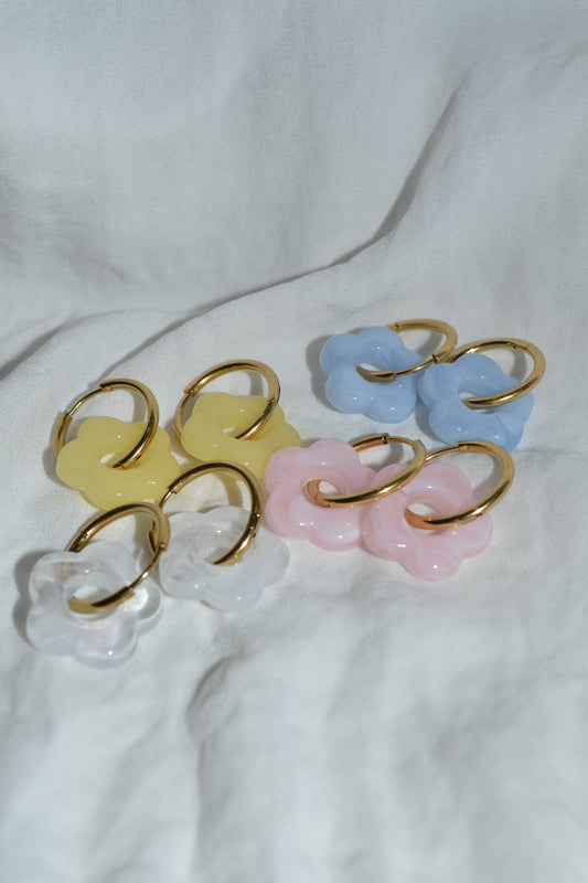 Boucles d'Oreilles Créoles Fleur Résine