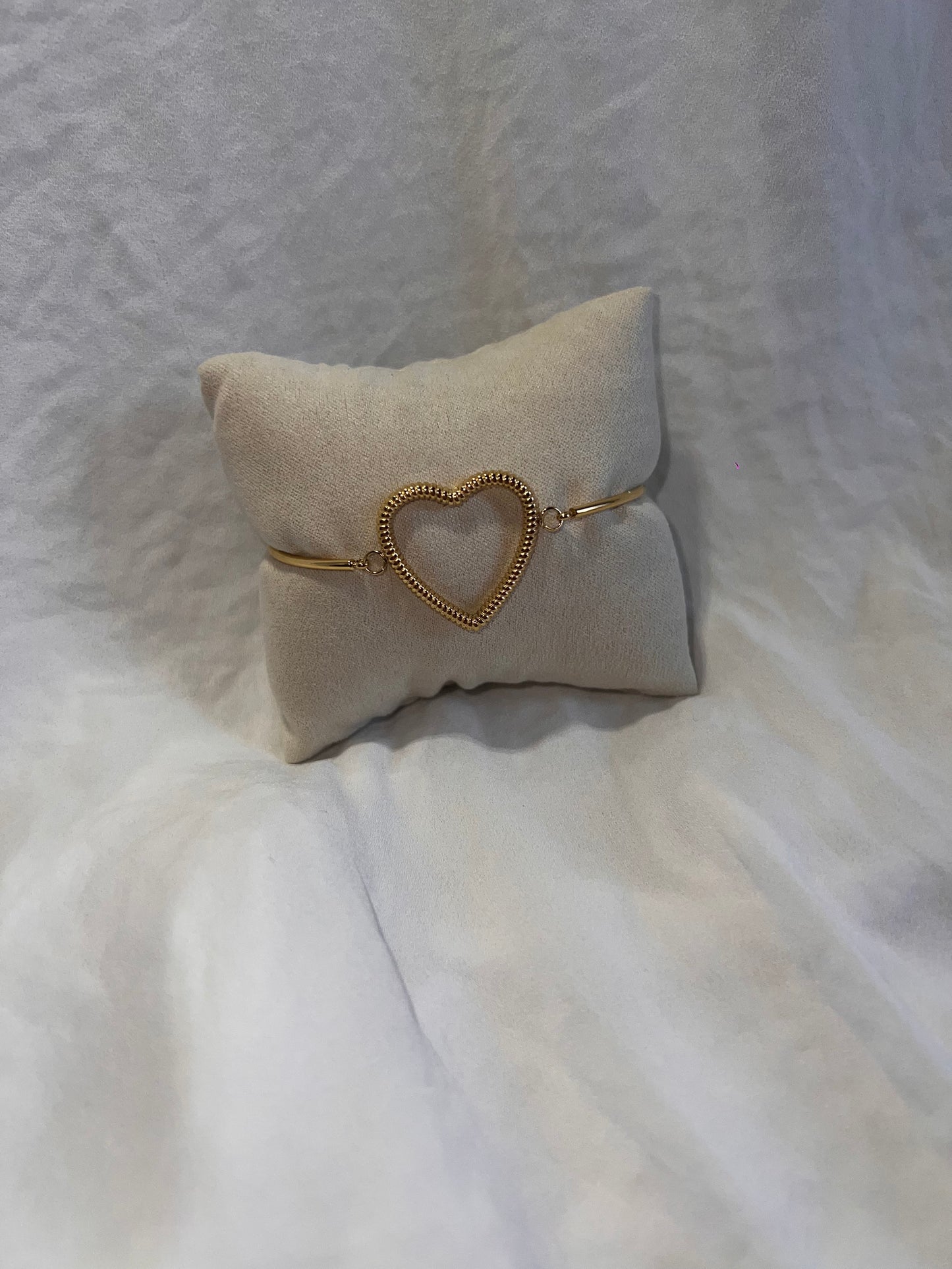 Bracelet doré jonc avec pendentif coeur